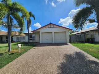 LARGE BACK YARD - GREAT STREET