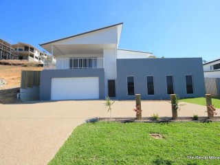 LOOKING FOR STUDENT ACCOMMODATION